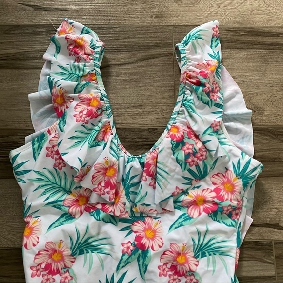 NEW Cabana Del Sol Rifle Trim One Piece Swimsuit White Pink Women’s Size Medium - Picture 2 of 8